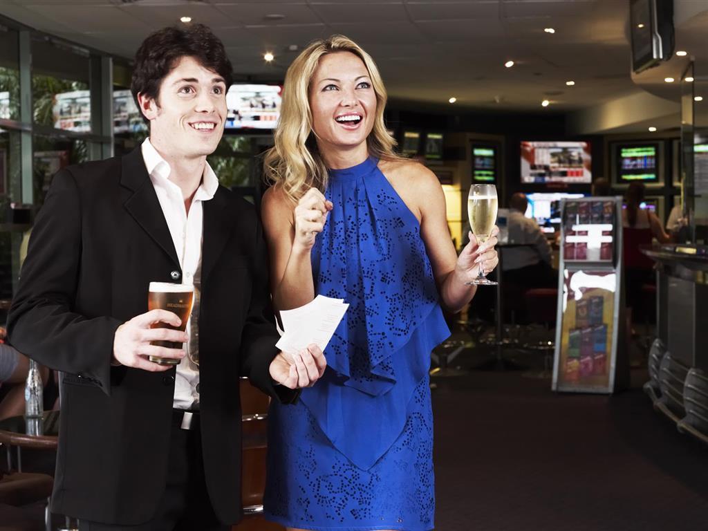 ホテル リッジス パラマッタ Parramatta レストラン 写真